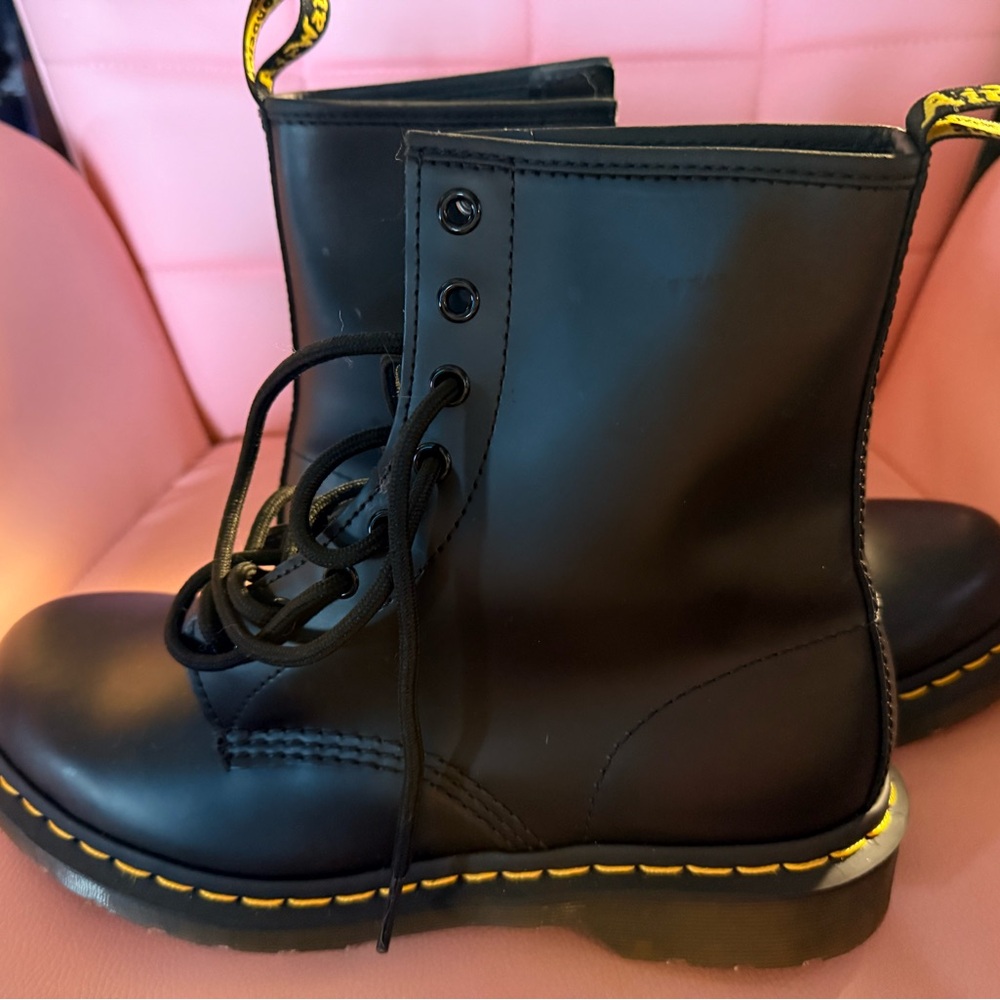 Doc Martens 1460 Women’s Combat Boots - Picture 3 of 4